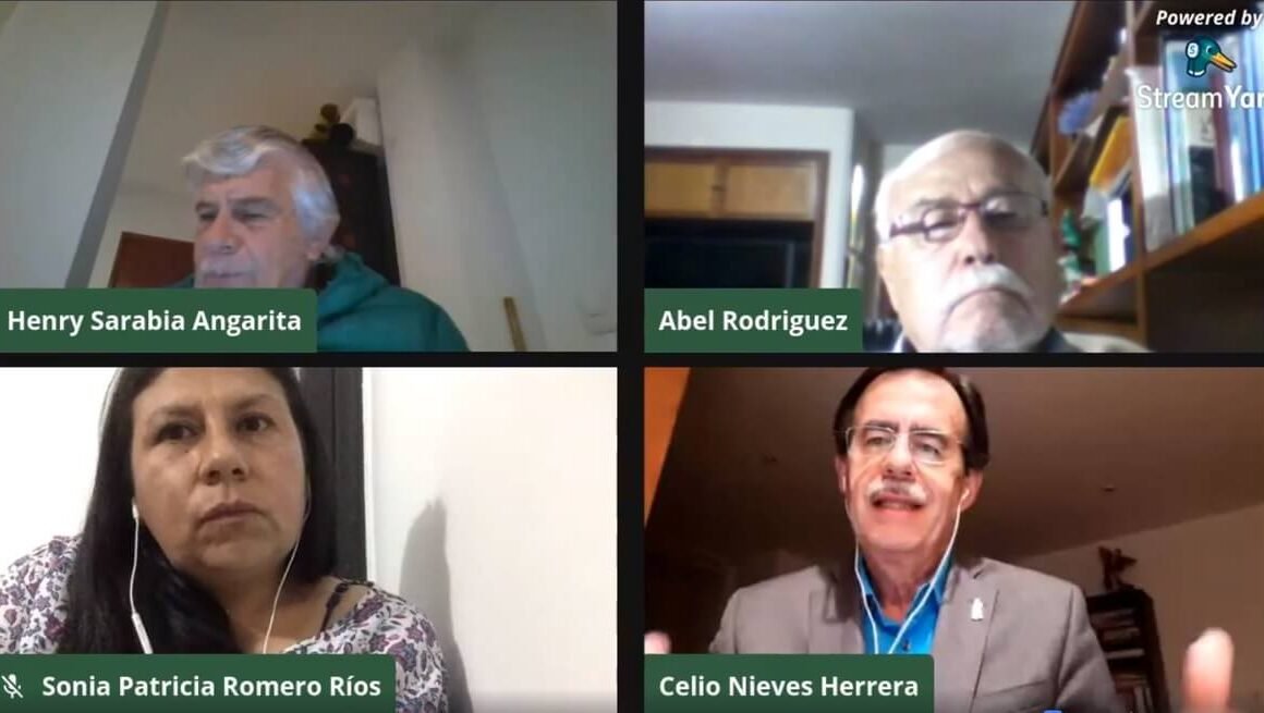 El concejal Celio Nieves, el maestro y ex secretario de Educación Abel Rodríguez, y los profesores Henry Sarabia y Sonia Patricia Romero