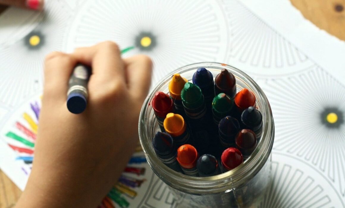 crayones de varios colores