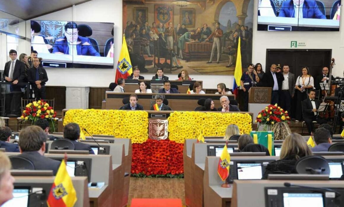 Alcadesa Claudia Lopez en el concejo de Bogotá